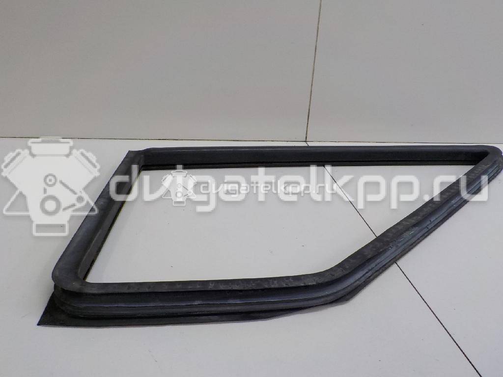 Фото Уплотнитель форточки левой  9017250120 для mercedes benz Sprinter (901-905)/Sprinter Classic (909) {forloop.counter}}