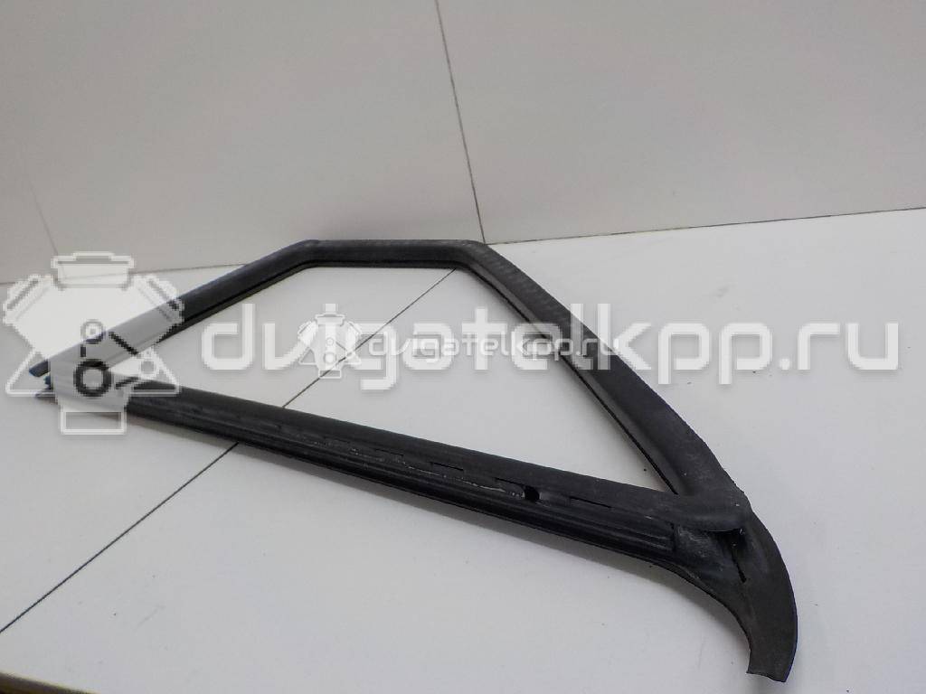 Фото Уплотнитель форточки правой  9017250220 для mercedes benz Sprinter (901-905)/Sprinter Classic (909) {forloop.counter}}