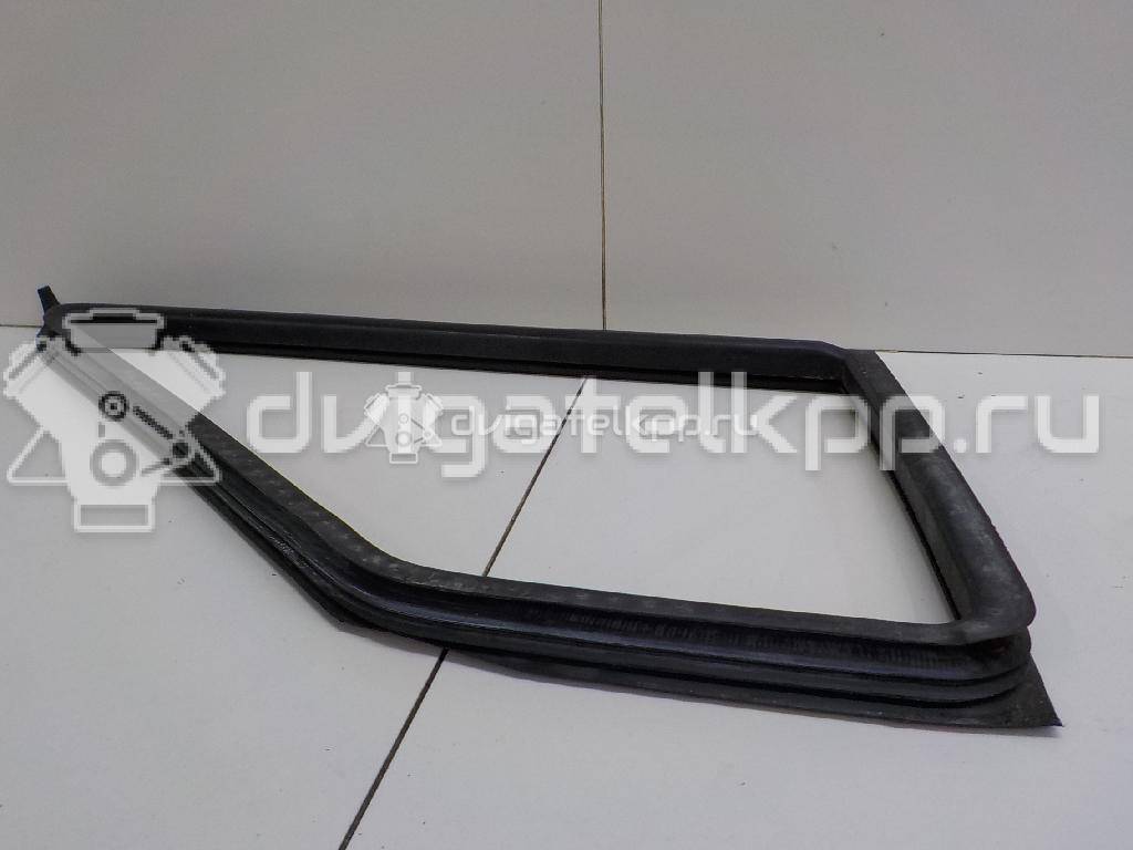 Фото Уплотнитель форточки правой  9017250220 для mercedes benz Sprinter (901-905)/Sprinter Classic (909) {forloop.counter}}