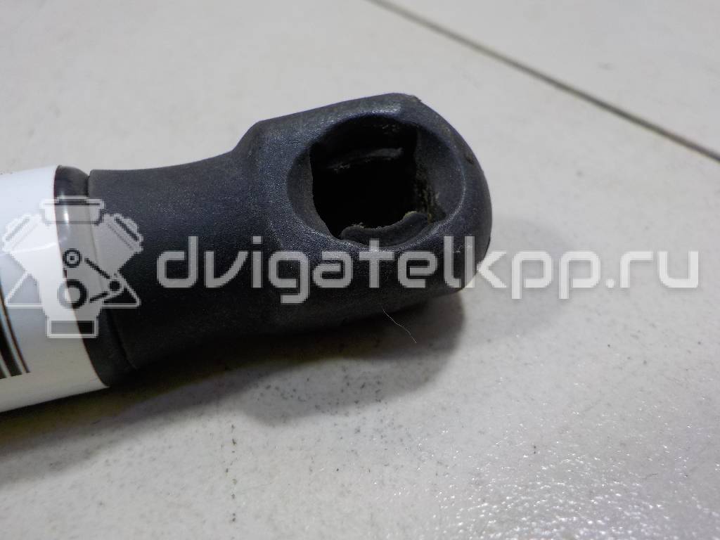 Фото Амортизатор двери багажника  5E5827550L для Skoda Octavia {forloop.counter}}