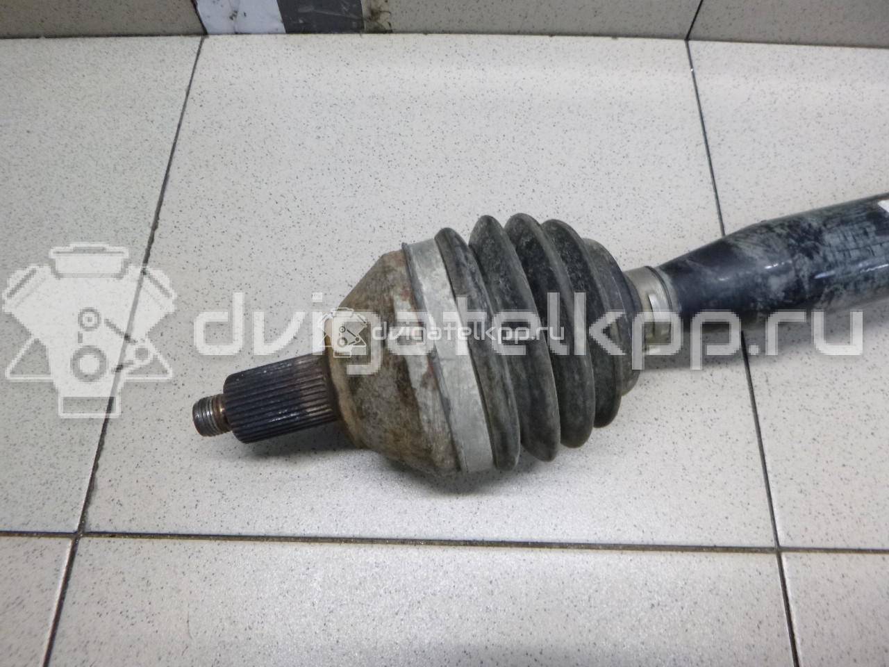 Фото Полуось передняя правая  6R0407762K для skoda Fabia {forloop.counter}}