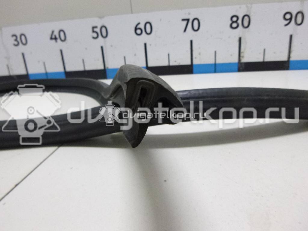 Фото Уплотнитель капота  1Z0823723A для skoda Octavia (A5 1Z-) {forloop.counter}}