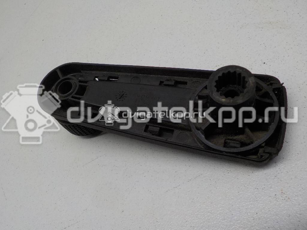 Фото Ручка стеклоподъемника  357837581 для Volkswagen Passat / Transporter / Corrado 53I {forloop.counter}}