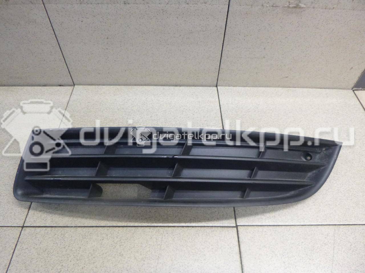 Фото Решетка в бампер левая  3C08536659B9 для Volkswagen Passat {forloop.counter}}