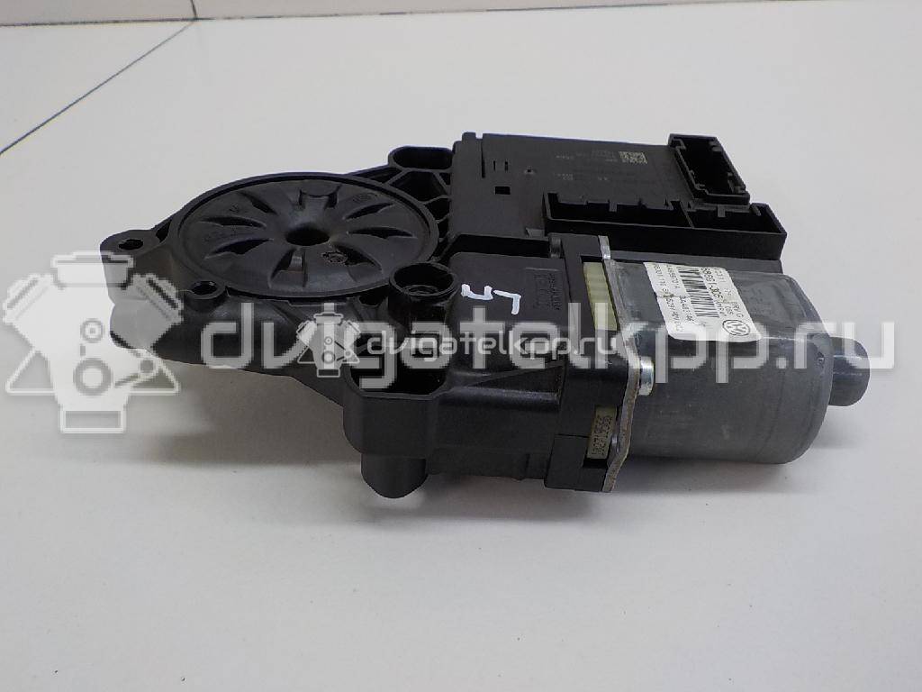 Фото Моторчик стеклоподъемника  3AA959701AZ0H для vw Passat [B7] {forloop.counter}}