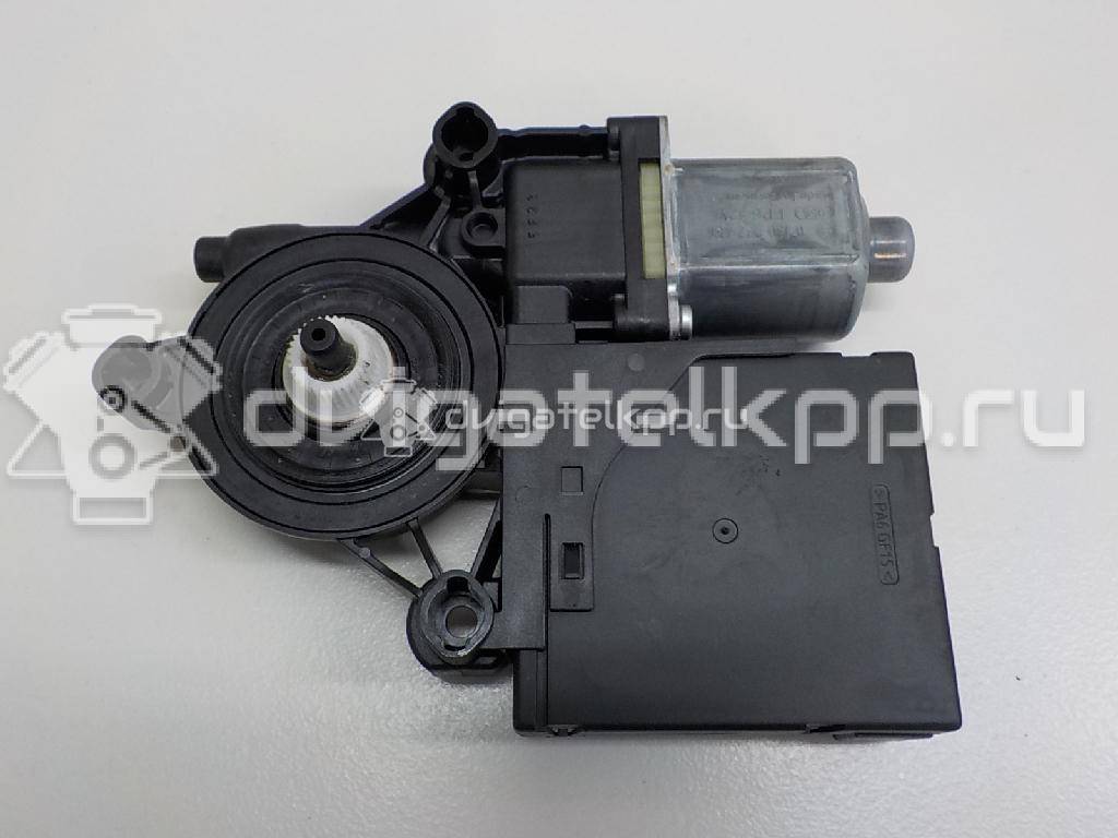 Фото Моторчик стеклоподъемника  3AA959701AZ0H для vw Passat [B7] {forloop.counter}}