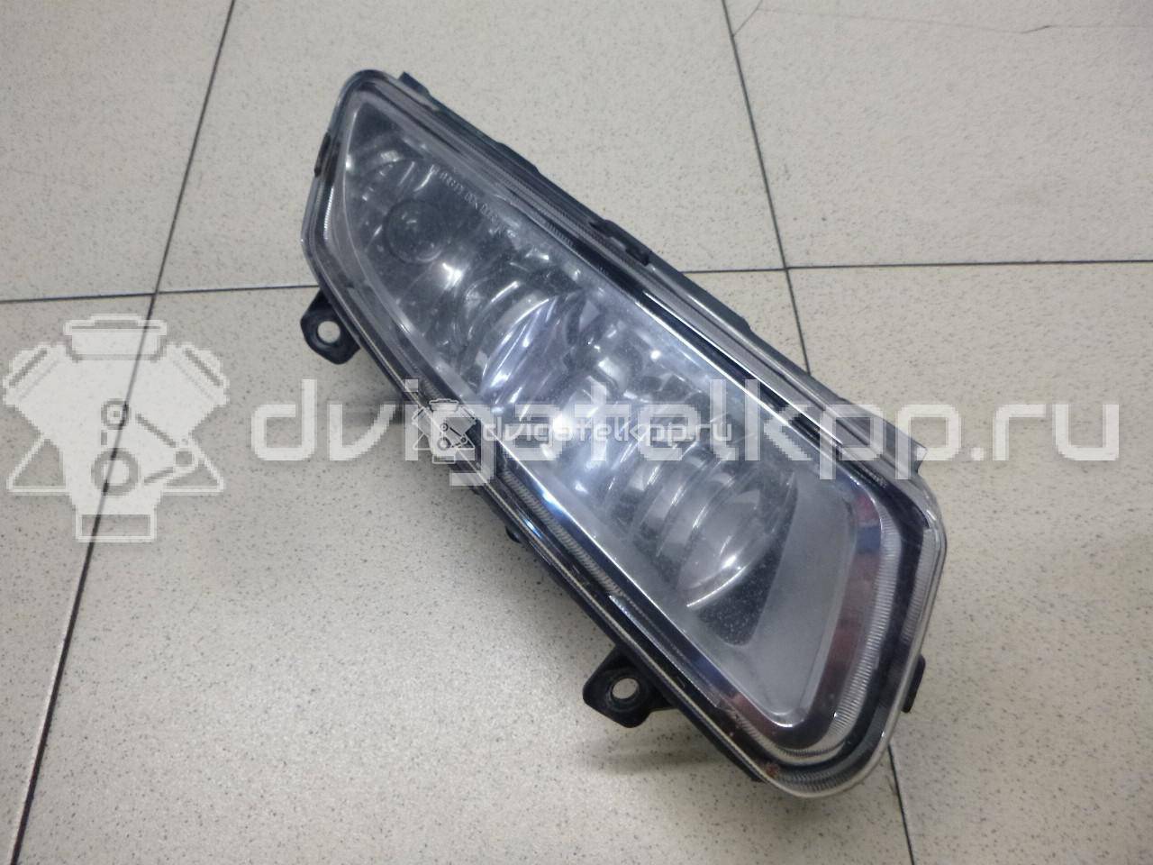 Фото Фара противотуманная правая  6R0941062D для Volkswagen Polo / Jetta {forloop.counter}}