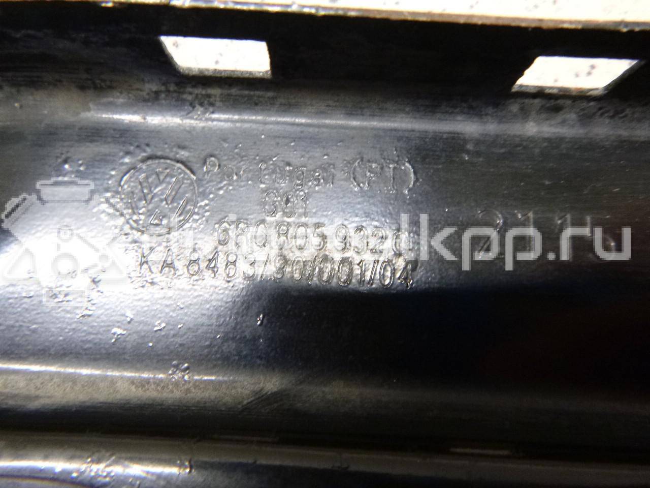 Фото Кронштейн фар правый  6R0805932C для Volkswagen Polo {forloop.counter}}