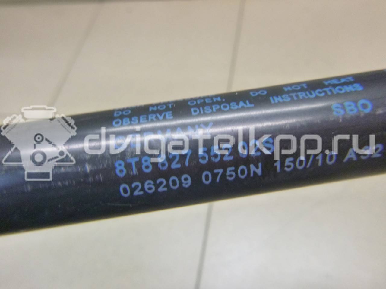 Фото Амортизатор двери багажника  8t8827552 для Audi A5 {forloop.counter}}