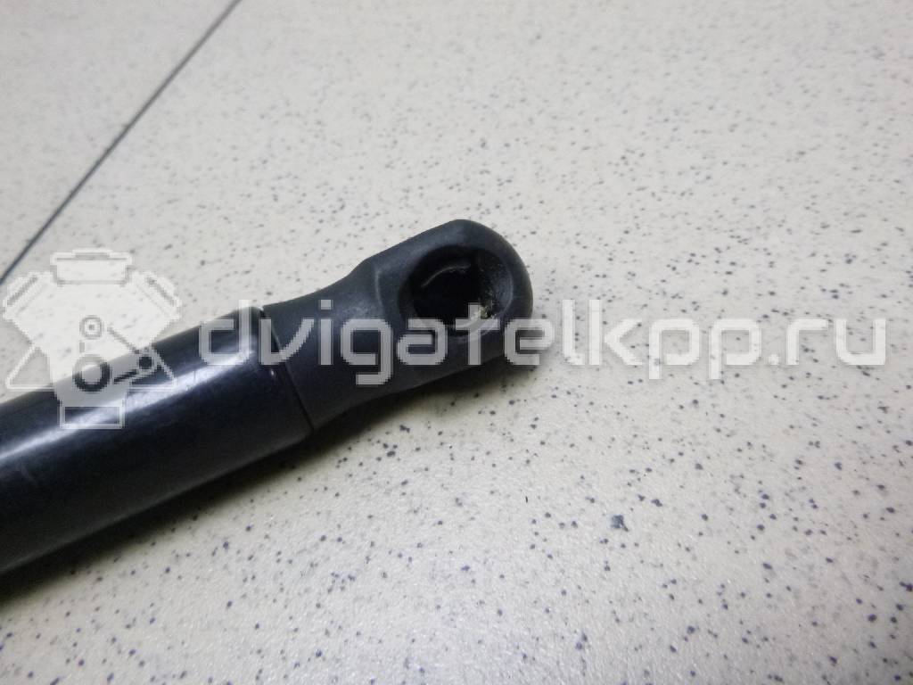 Фото Амортизатор двери багажника  5E5827550L для Skoda Octavia {forloop.counter}}