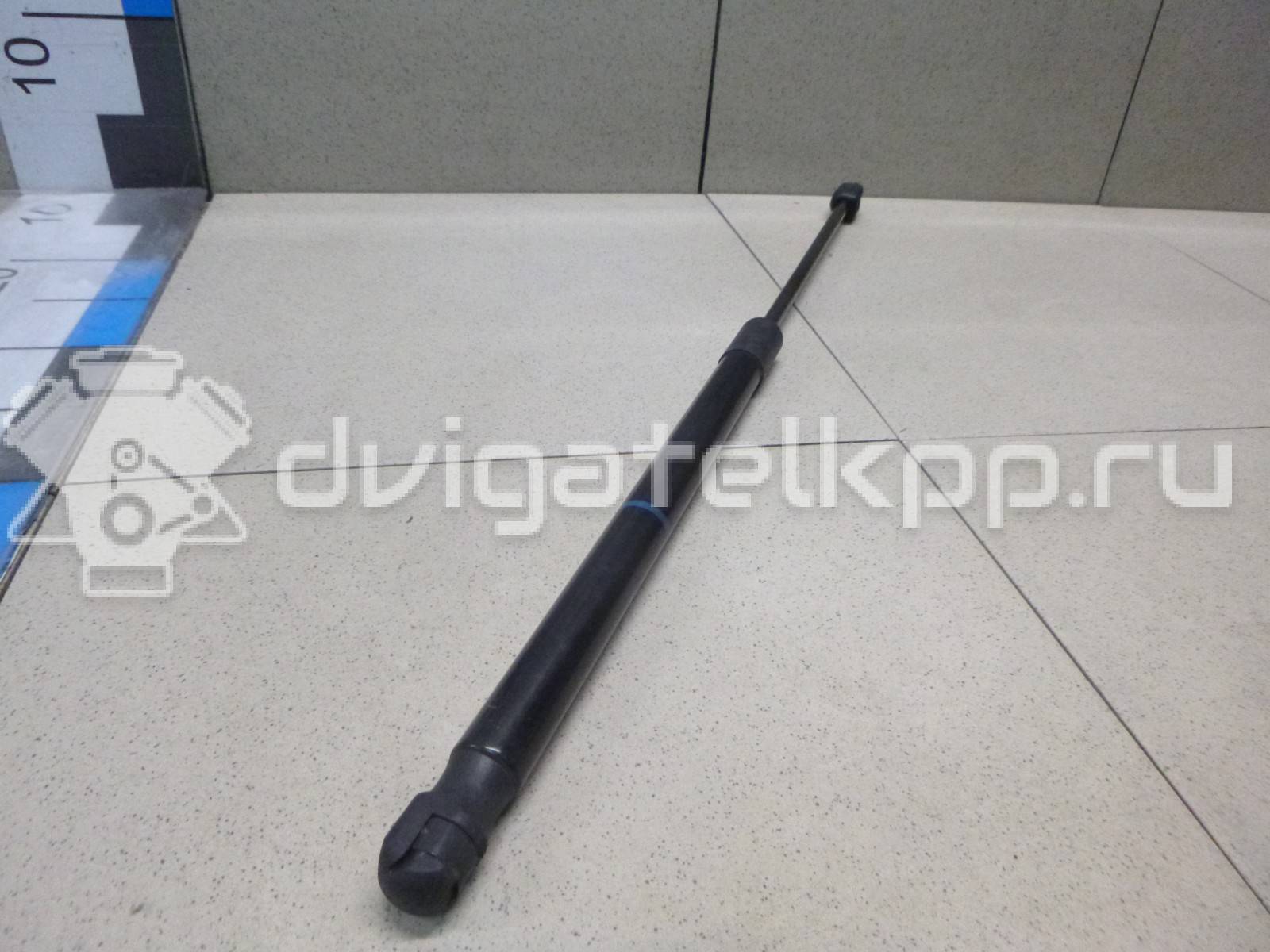 Фото Амортизатор двери багажника  5E5827550L для Skoda Octavia {forloop.counter}}