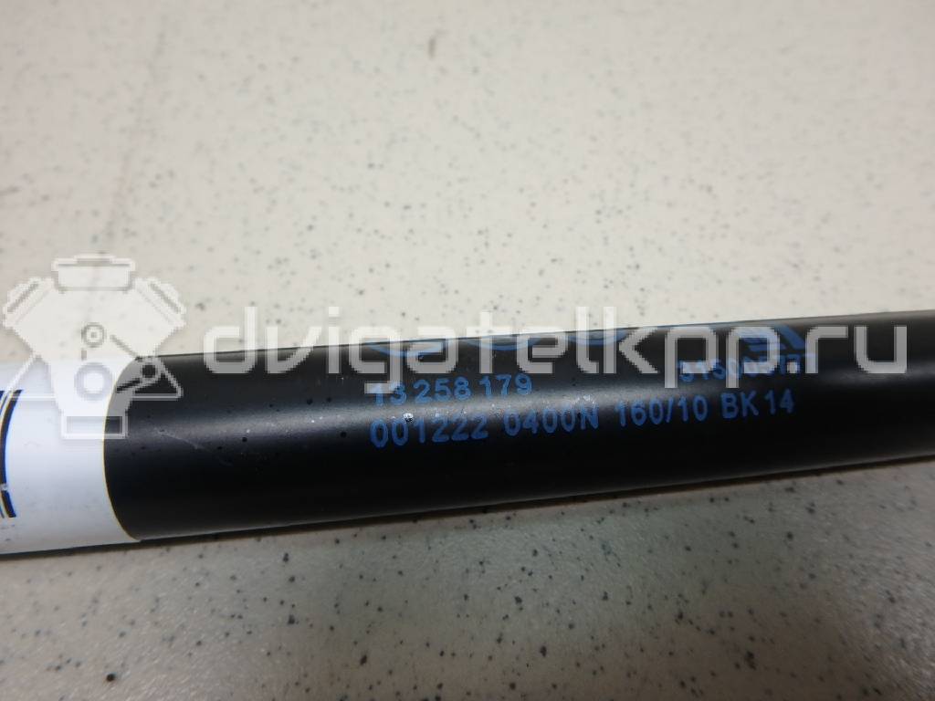 Фото Амортизатор двери багажника  13258179 для Opel Astra {forloop.counter}}