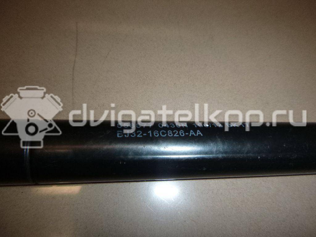 Фото Амортизатор капота  LR025400 для Land Rover Freelander / Range Rover {forloop.counter}}