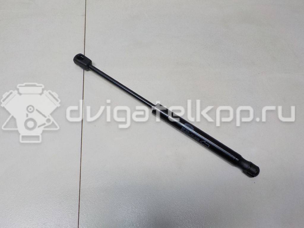 Фото Амортизатор капота  LR025400 для Land Rover Freelander / Range Rover {forloop.counter}}