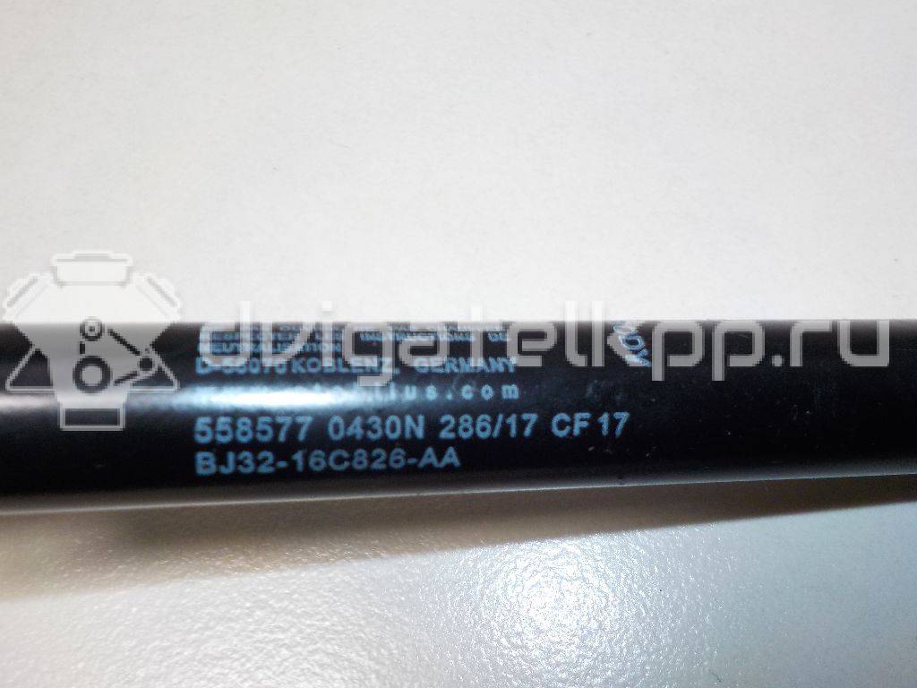 Фото Амортизатор капота  LR025400 для Land Rover Freelander / Range Rover {forloop.counter}}