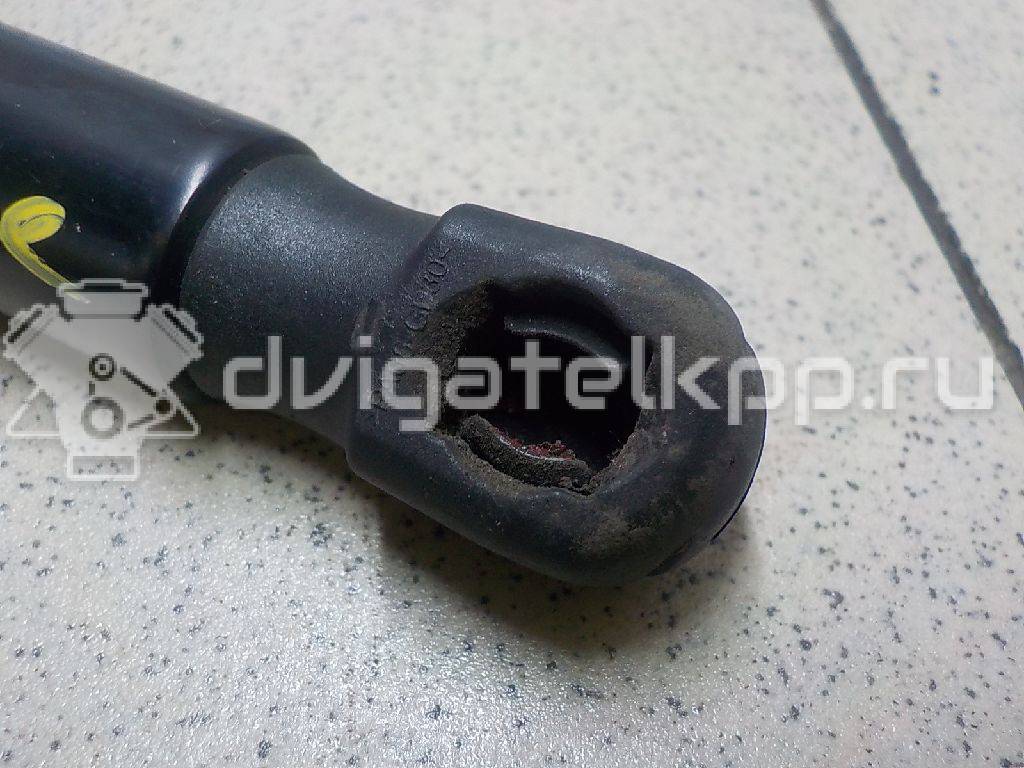 Фото Амортизатор капота  LR025400 для Land Rover Freelander / Range Rover {forloop.counter}}