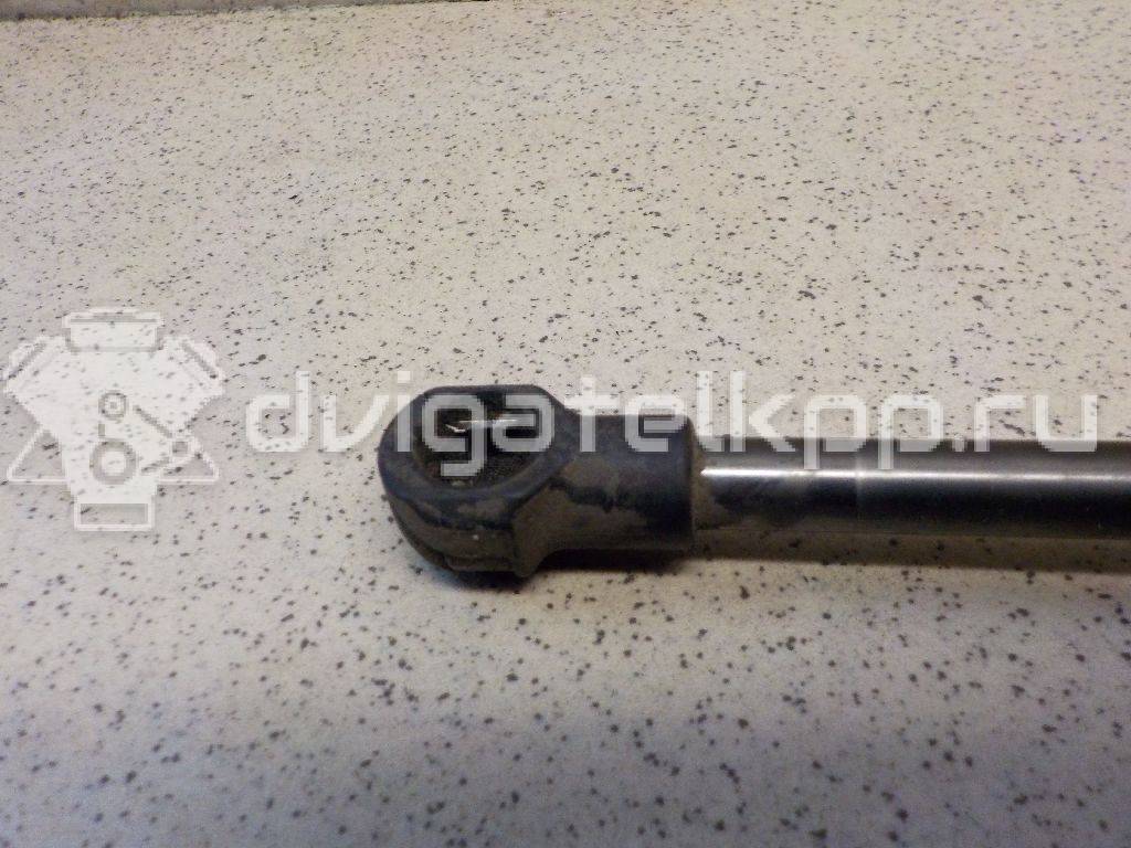 Фото Амортизатор капота  LR009106 для Land Rover Range Rover / Discovery {forloop.counter}}