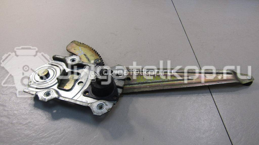 Фото Стеклоподъемник механ. задний левый  6980452020 для Toyota Yaris {forloop.counter}}