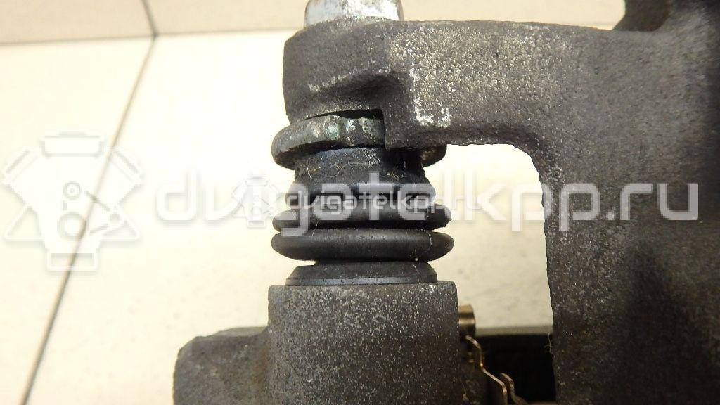 Фото Суппорт тормозной передний правый  4773048120 для Toyota Harrier {forloop.counter}}