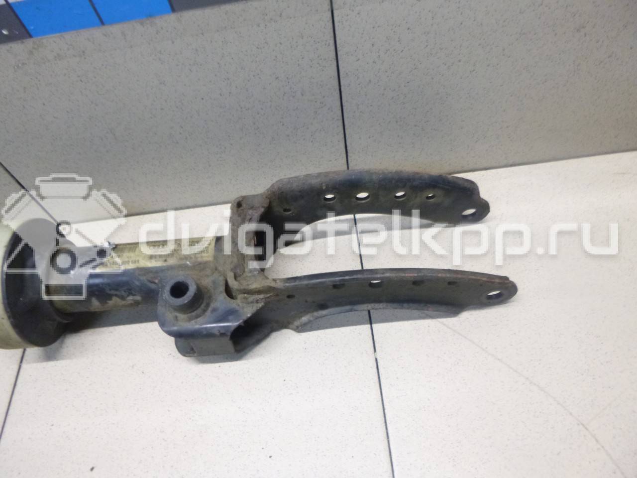 Фото Амортизатор передний правый  7l8413032g для Audi Q7 {forloop.counter}}