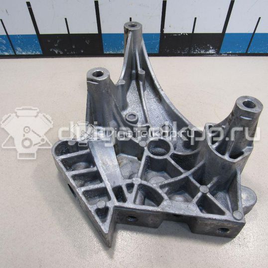 Фото Кронштейн опоры двигателя  06F199207Q для audi A3 [8P1]