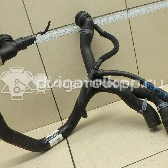 Фото Патрубок радиатора  5Q0121049AC для audi A3 [8V]