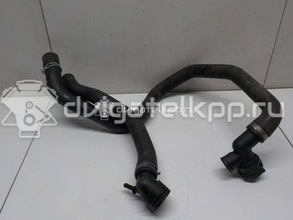 Фото Патрубок радиатора  5q0121049ac для audi A3 [8V] {forloop.counter}}