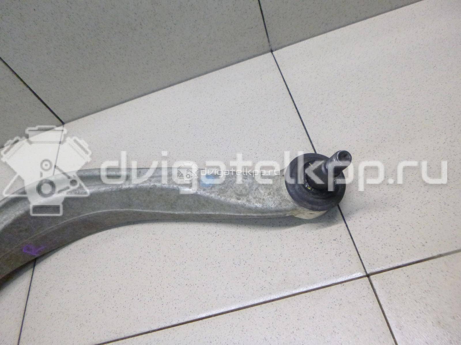 Фото Рычаг передний нижний правый задний  8K0407693R для Audi A5 / A4 / Q5 {forloop.counter}}