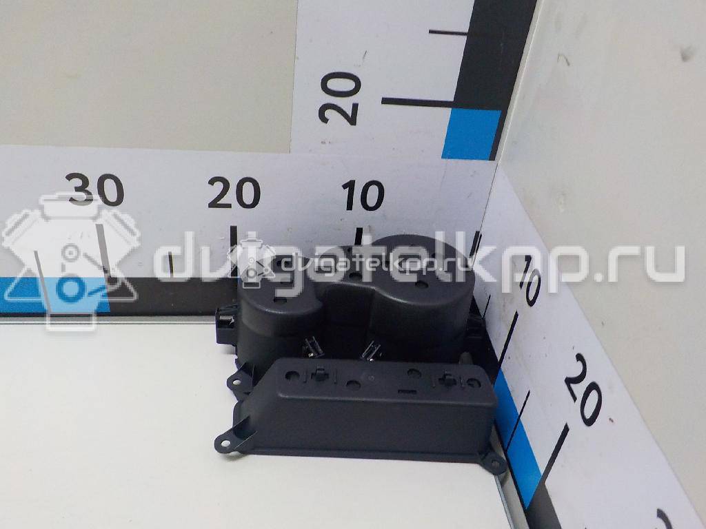 Фото Подстаканник  8K0862533B6PS для audi A4 [B8] {forloop.counter}}