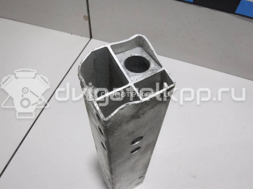 Фото Кронштейн усилителя заднего бампера правый  8k0807332a для audi A4 [B8] {forloop.counter}}