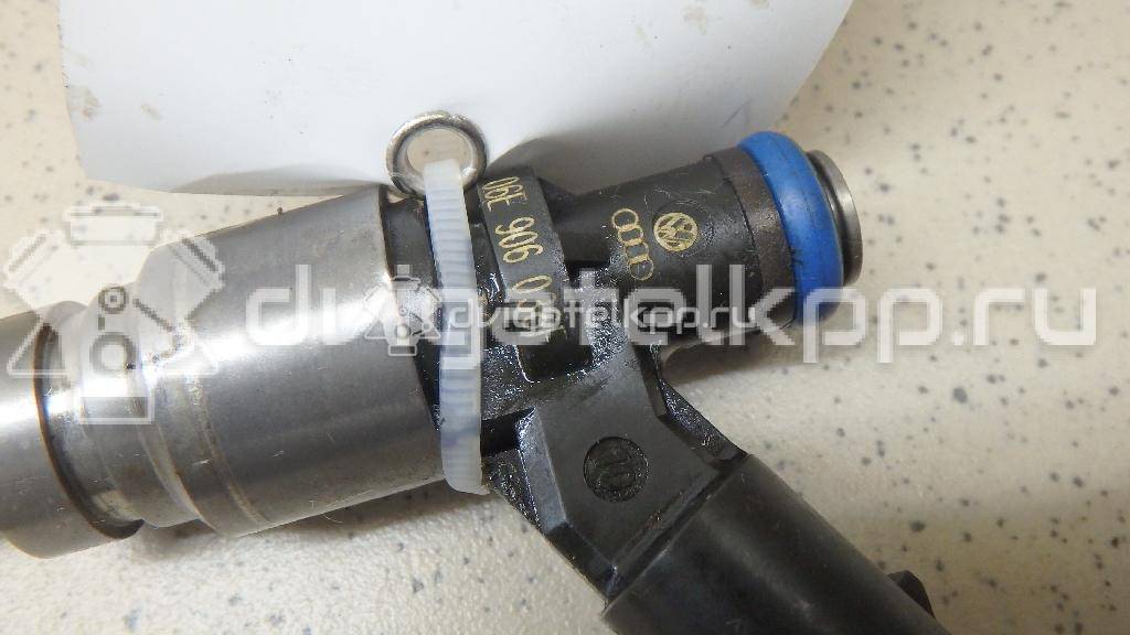 Фото Форсунка инжекторная электрическая  06E906036F для Audi Q5 / A5 / A4 / A6 {forloop.counter}}