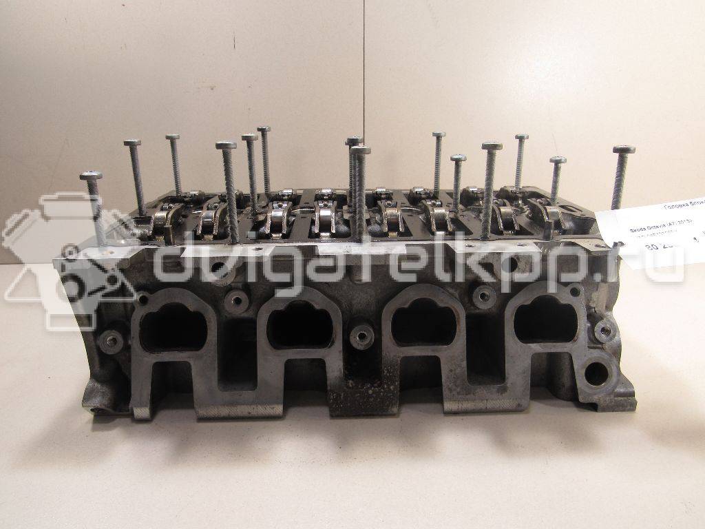 Фото Головка блока для двигателя CWVA для Volkswagen / Skoda / Seat 110 л.с 16V 1.6 л бензин 04E103065H {forloop.counter}}