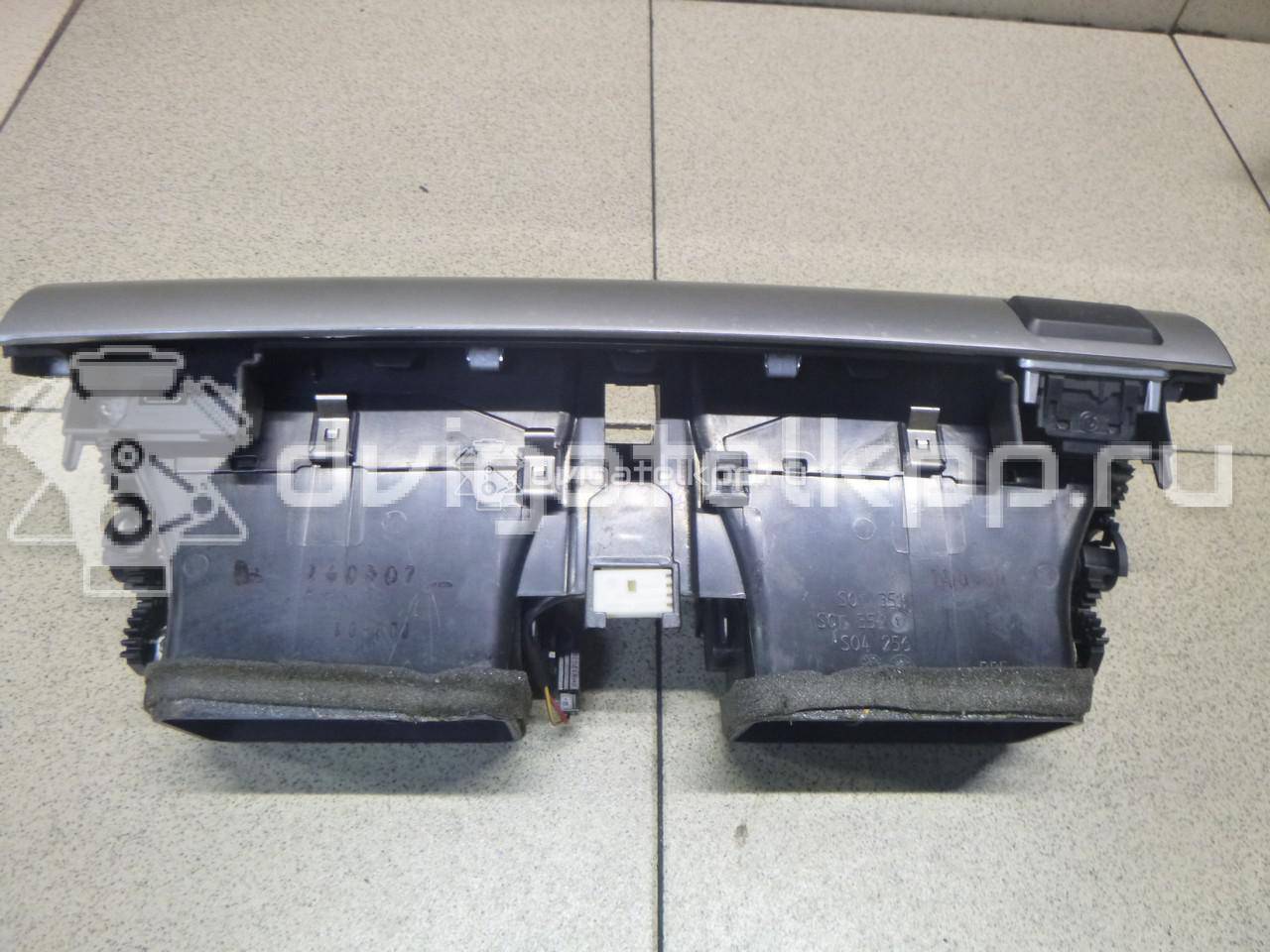 Фото Дефлектор воздушный  64227161801 для bmw X5 E70 {forloop.counter}}