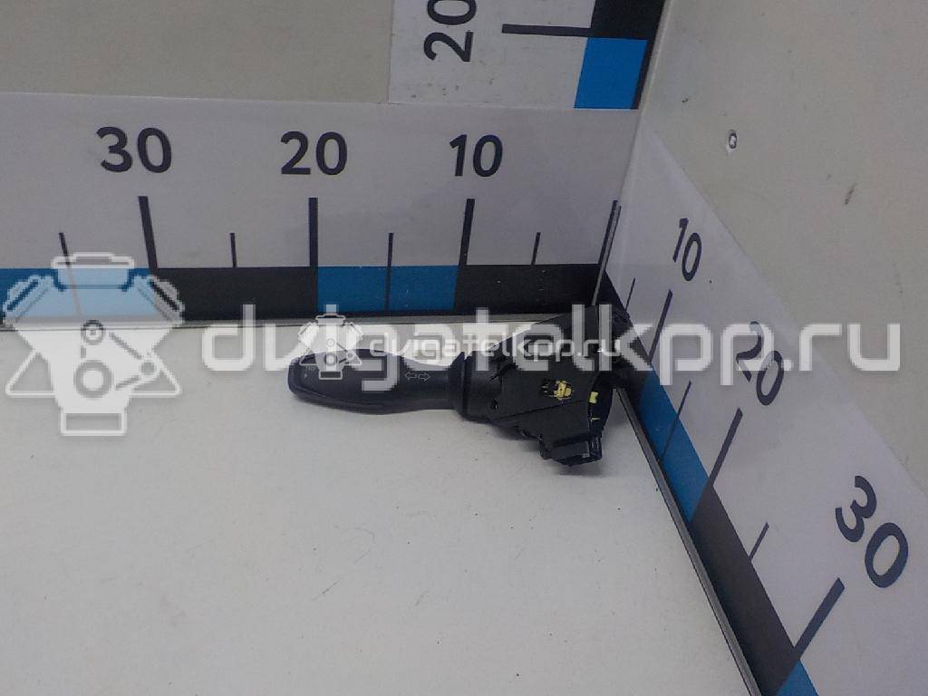 Фото Переключатель поворотов подрулевой  1682336 для Ford Fiesta {forloop.counter}}
