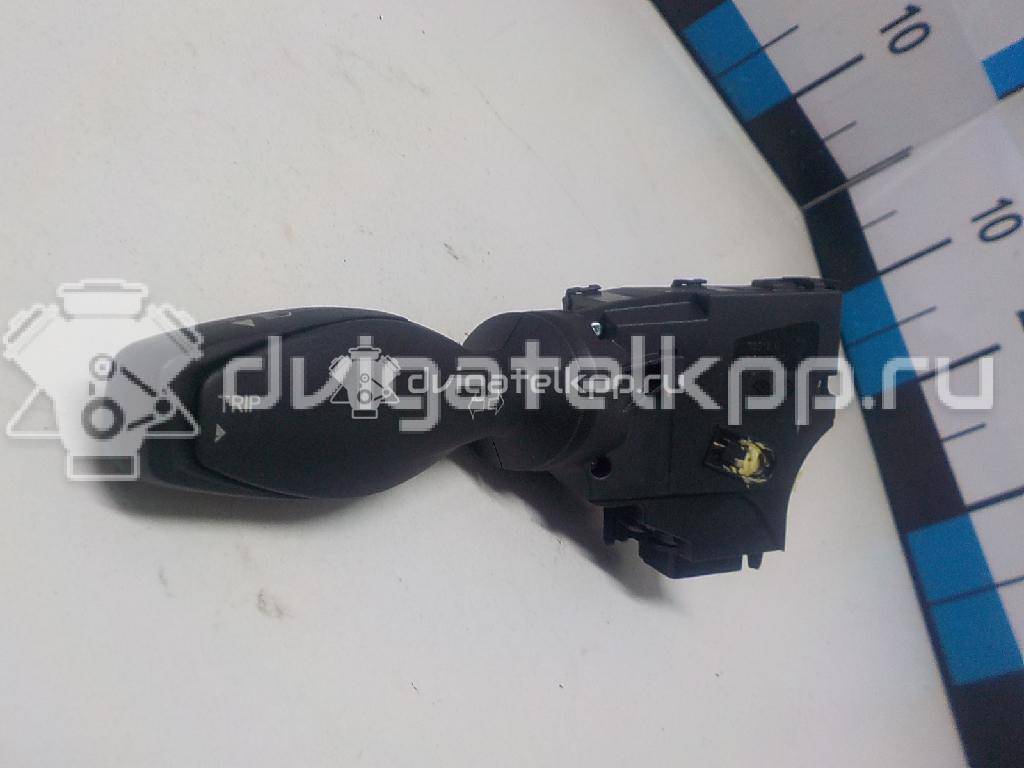 Фото Переключатель поворотов подрулевой  1682336 для Ford Fiesta {forloop.counter}}