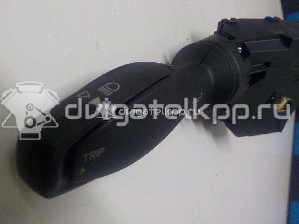 Фото Переключатель поворотов подрулевой  1682336 для Ford Fiesta {forloop.counter}}