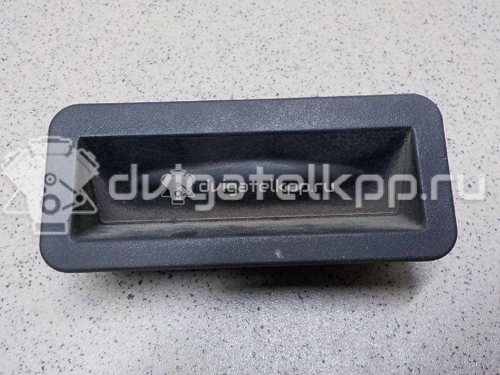Фото Кнопка открывания багажника  1748915 для Ford Fiesta / Focus / C-Max / Galaxy / Kuga {forloop.counter}}