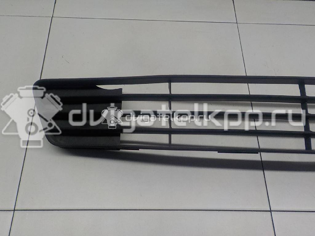 Фото Решетка в бампер центральная  1144546 для Ford Fiesta {forloop.counter}}