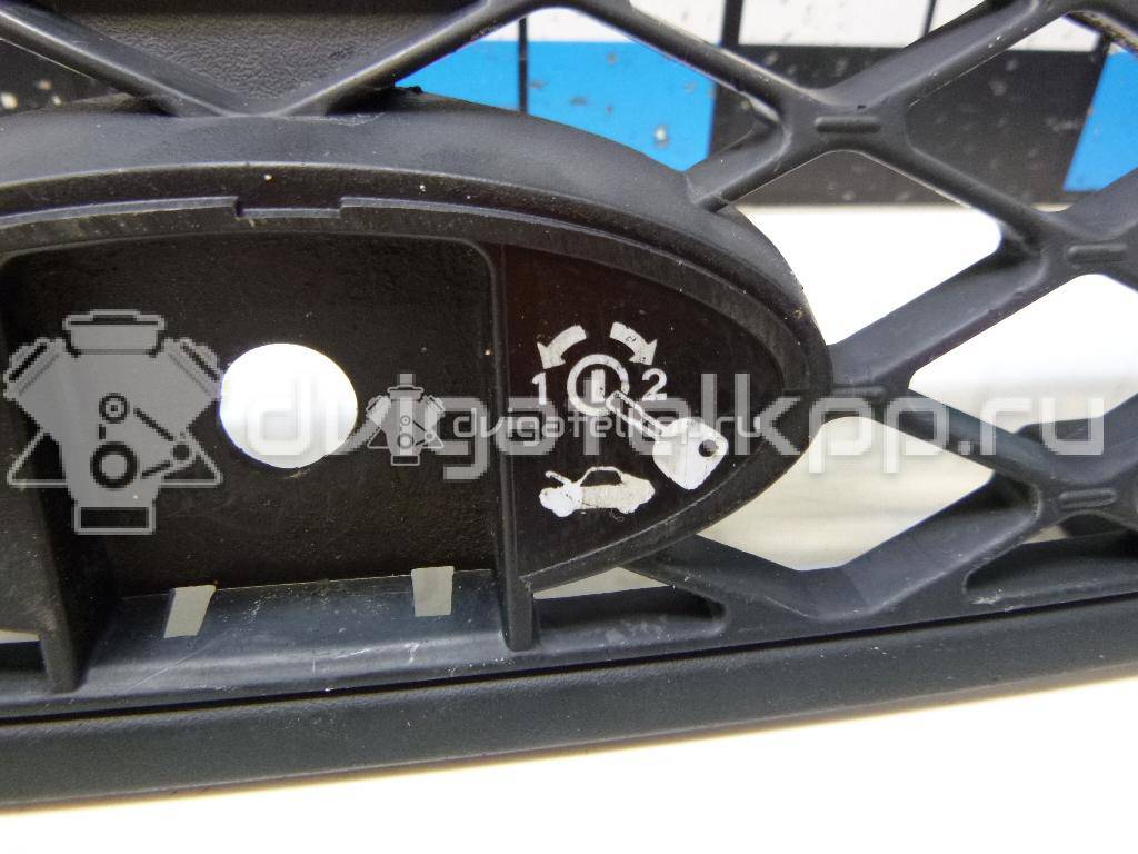 Фото Решетка радиатора  1744364 для Ford Focus {forloop.counter}}