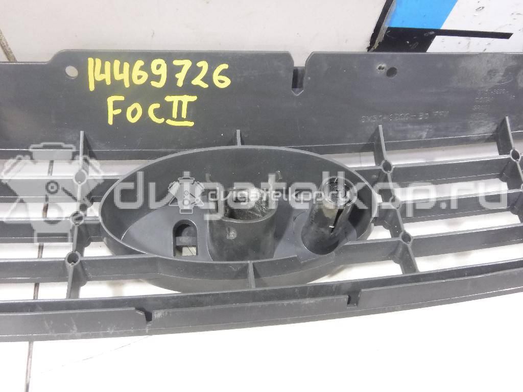 Фото Решетка радиатора  1676410 для Ford Focus {forloop.counter}}