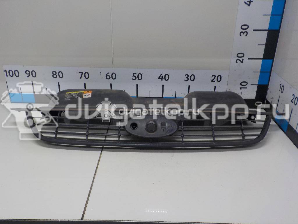 Фото Решетка радиатора  1676410 для Ford Focus {forloop.counter}}