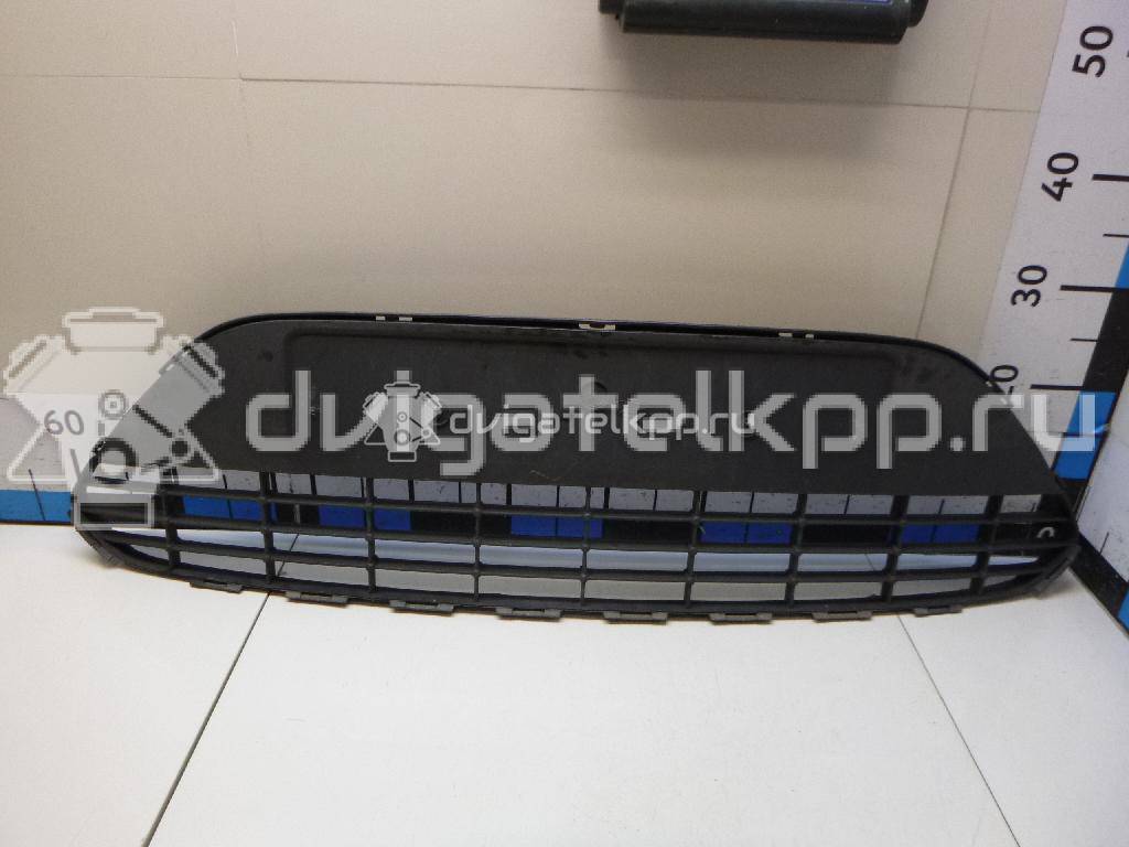 Фото Решетка в бампер центральная  1520644 для Ford Focus {forloop.counter}}