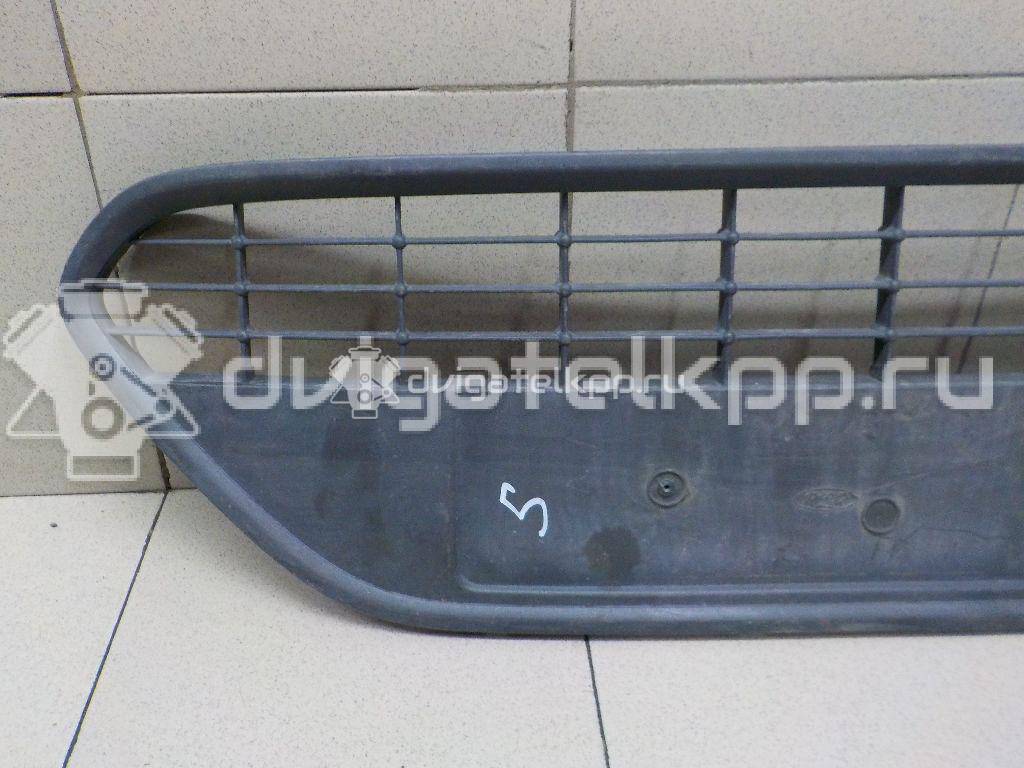 Фото Решетка в бампер центральная  1497510 для Ford Focus {forloop.counter}}