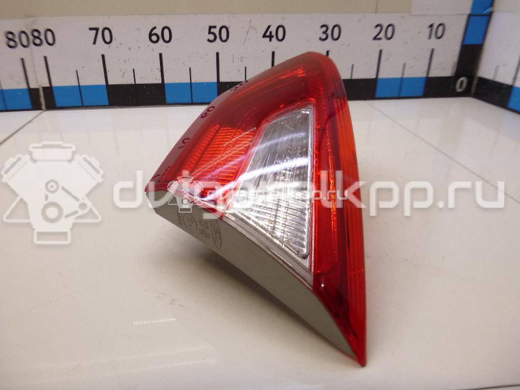 Фото Фонарь задний внутренний правый  1769301 для Ford Focus {forloop.counter}}