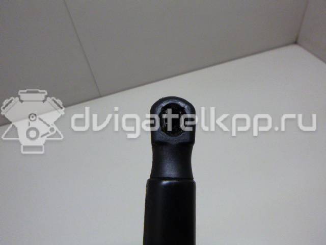 Фото Амортизатор капота  LR001773 для Land Rover Freelander / Range Rover {forloop.counter}}