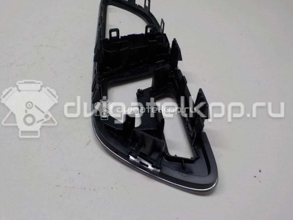 Фото Накладка ручки внутренней  2467200048 для mercedes benz GLA-Class X156 {forloop.counter}}