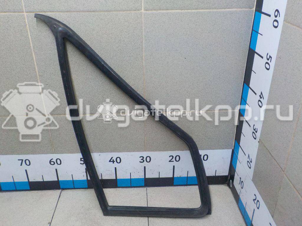 Фото Уплотнитель форточки левой  9017250120 для mercedes benz Sprinter (901-905)/Sprinter Classic (909) {forloop.counter}}