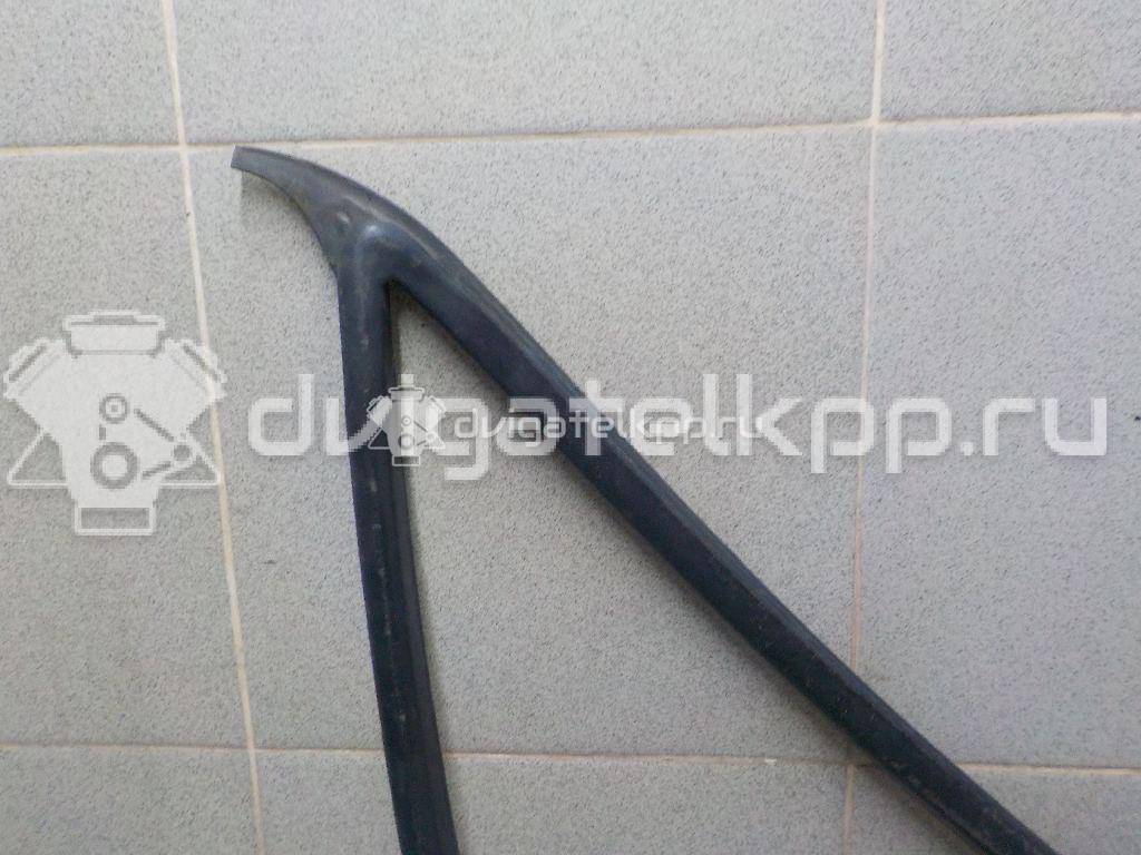 Фото Уплотнитель форточки левой  9017250120 для mercedes benz Sprinter (901-905)/Sprinter Classic (909) {forloop.counter}}