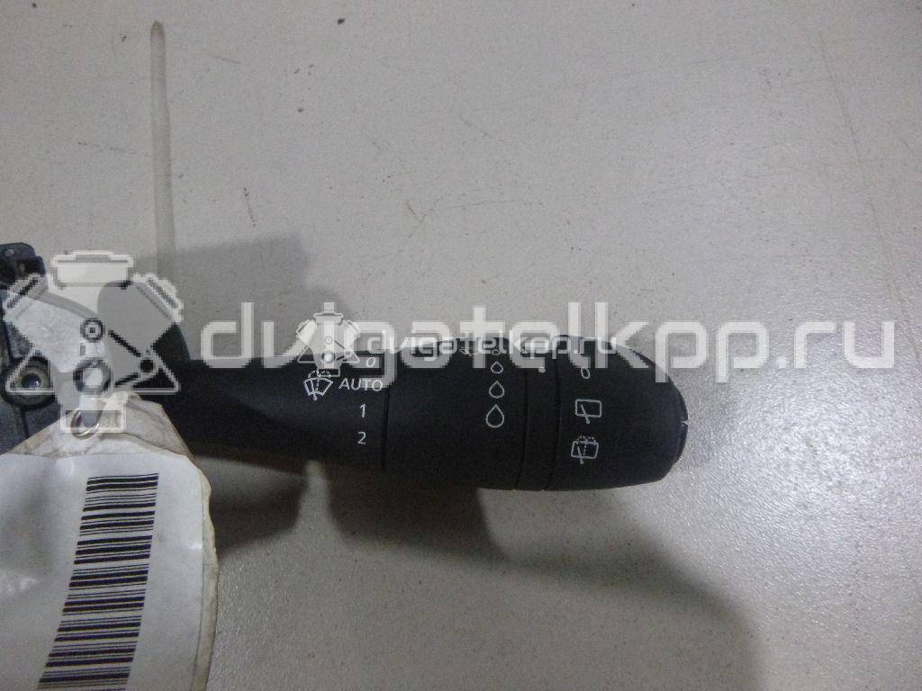 Фото Переключатель стеклоочистителей  8201168016 для Renault Trafic / Captur J5 / Clio {forloop.counter}}