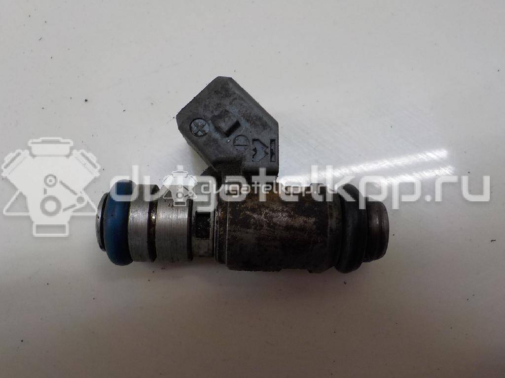 Фото Форсунка инжекторная электрическая  8200128959 для Renault Clio / Laguna / Scénic / Megane {forloop.counter}}